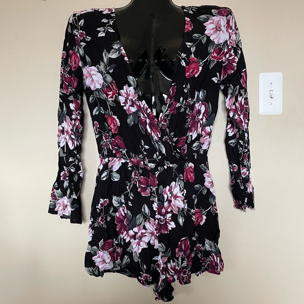 3/$15 PacSun LA Hearts Floral Romper Pink Purple Black Floral
